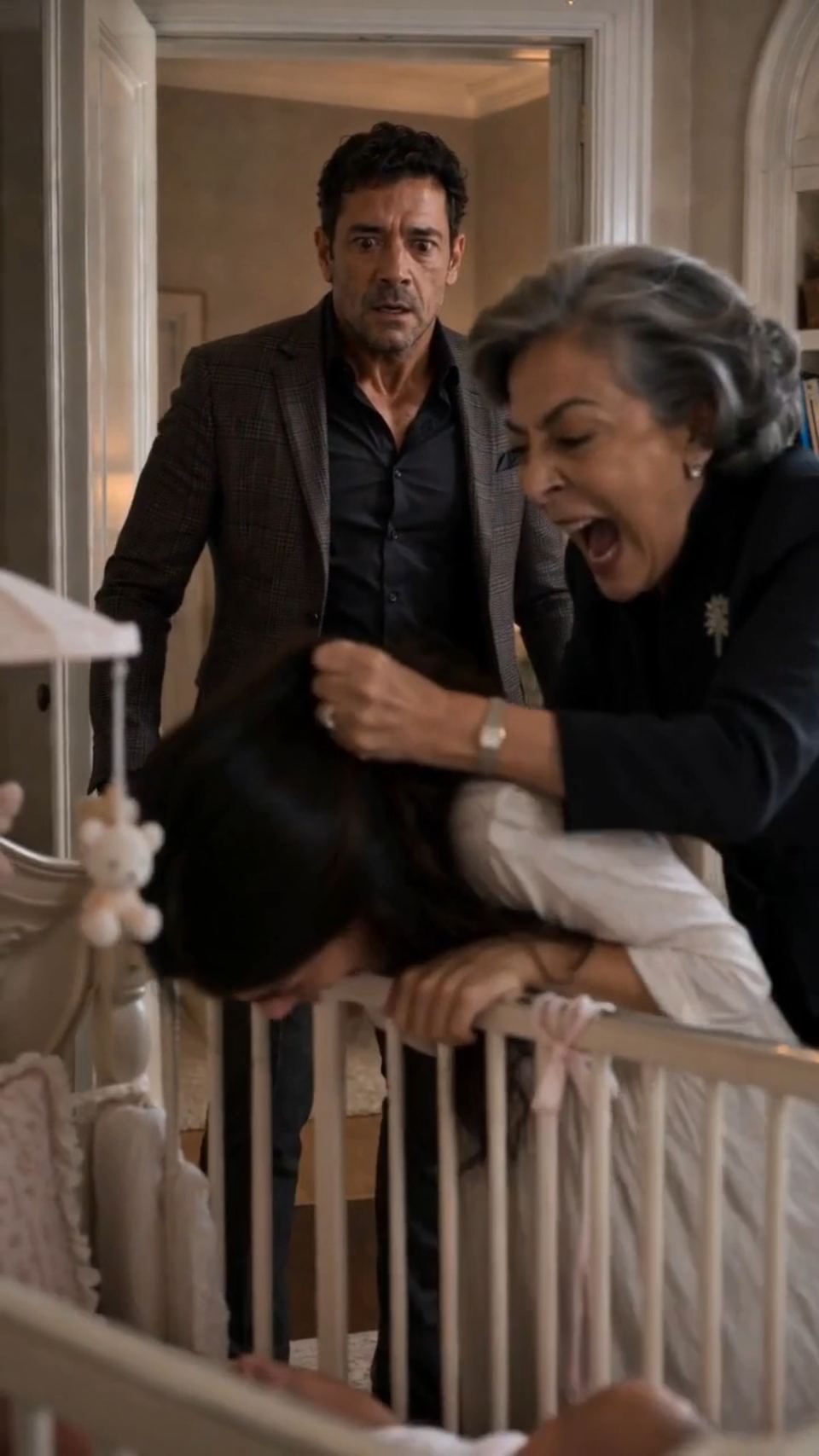 Su Madre Quería Robarle a Su Bebé